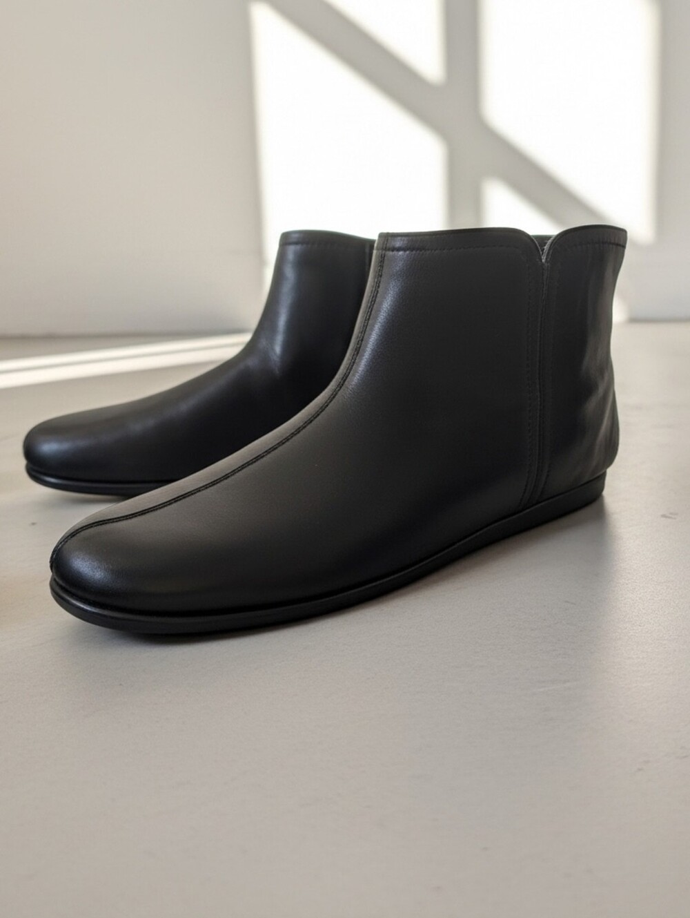 AEROSOLES Leather Stitch & Turn Comfy Black Ankle Boots Sleek Minimalist 10/11